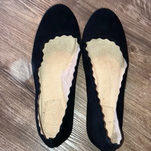 Kelly & Katie Women’s Weslyne Scalloped Ballot Flats- Black Size 8